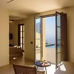 Elessa Hotel